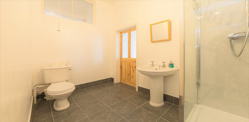 			3 Bedroom, 1 bath, 1 reception Flat			 Mill Lane, West Hampstead, WEST HAMPSTEAD